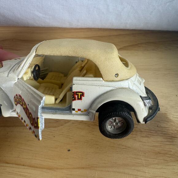 Volkswagen Beetle Cabriolet Germany Classic Car Model Diecast 1:34-1:39 Scale - Picture 5 of 7